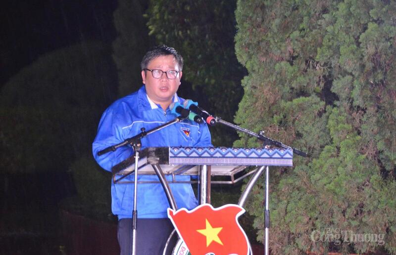 Anh Nguyễn Chí Hiếu, Phó Bí thư Tỉnh đoàn Gia Lai phát biểu tại lễ tri ân