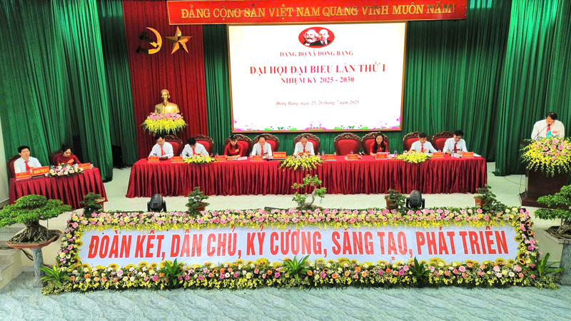 Đoàn Chủ tịch Okvip69.com bán cá nổ hủ đại biểu Đảng bộ xã Đồng Bằng.