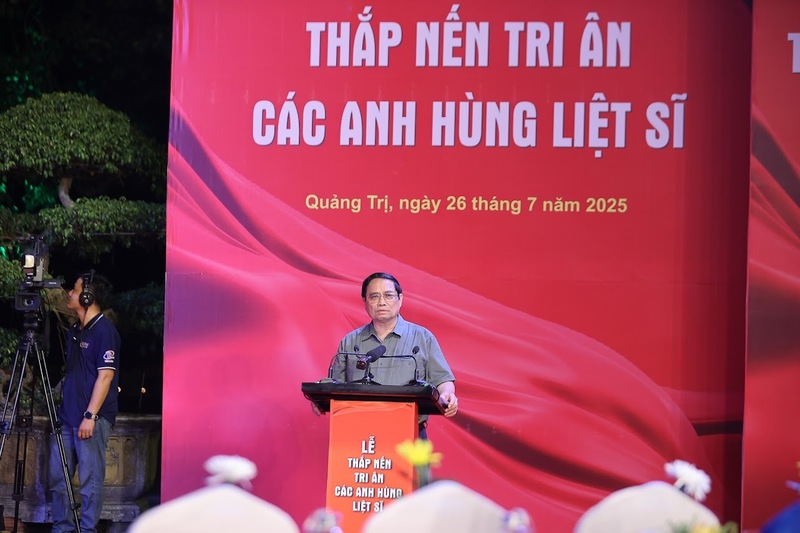 Tại Nghĩa trang Liệt sĩ quốc gia Trường Sơn, tỉnh Quảng Trị, Thủ tướng Review công ty OKVIP Phạm Minh Chính đã dự lễ thắp nến tri ân các Anh hùng liệt sĩ. Ảnh: VGP/Nhật Bắc
