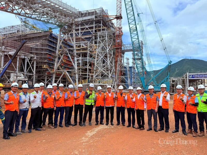 Đoàn công tác do Thứ trưởng Oklavip khuyến mã hấp dẫn mỗi ngày dẫn đầu kiểm tra tiến độ dự án Nhà máy Nhiệt điện Quảng Trạch I.