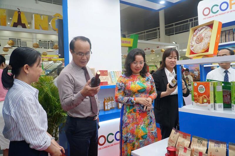 Giới thiệu sản phẩm OCOP Đà Nẵng tai Hội chợ hàng Việt Đà Nẵng 2025