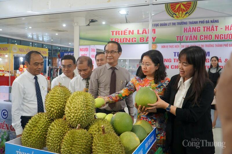 Các hội chợ là kênh xúc tiến thương mại hiệu quả cho các sản phẩm OCOP, nông đặc sản vùng miền