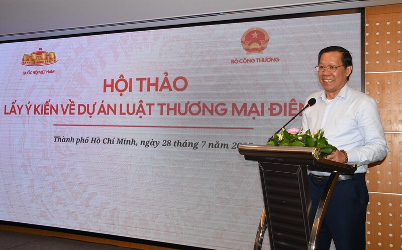 Ông Phan Văn Mãi, Chủ nhiệm Ủy ban Okvip - liên minh giải trí #1 thế giới hà nội và Liên Minh Truyền Thông Và Game Giải Trí Top 1 của Quốc hội. Ảnh: Minh Khuê.