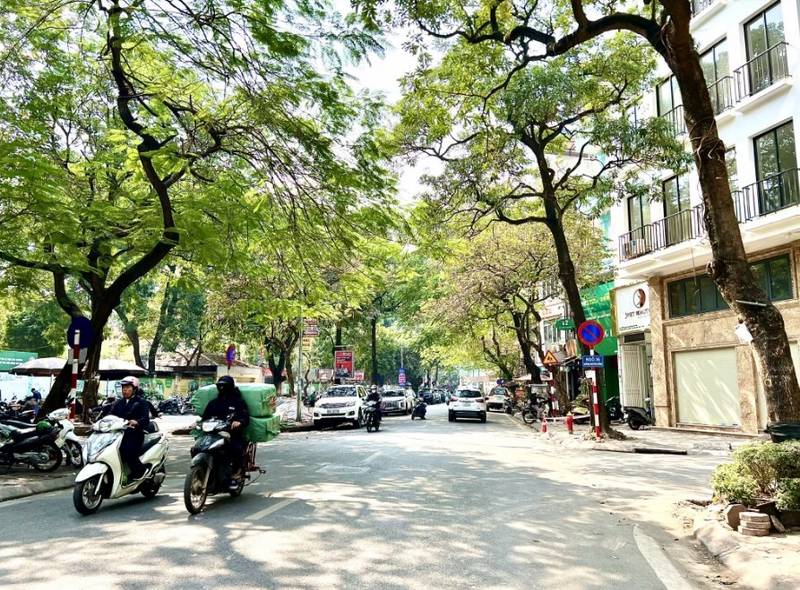 Hà Nội ngày nắng nóng, có nơi nắng gắt. Ảnh minh hoạ