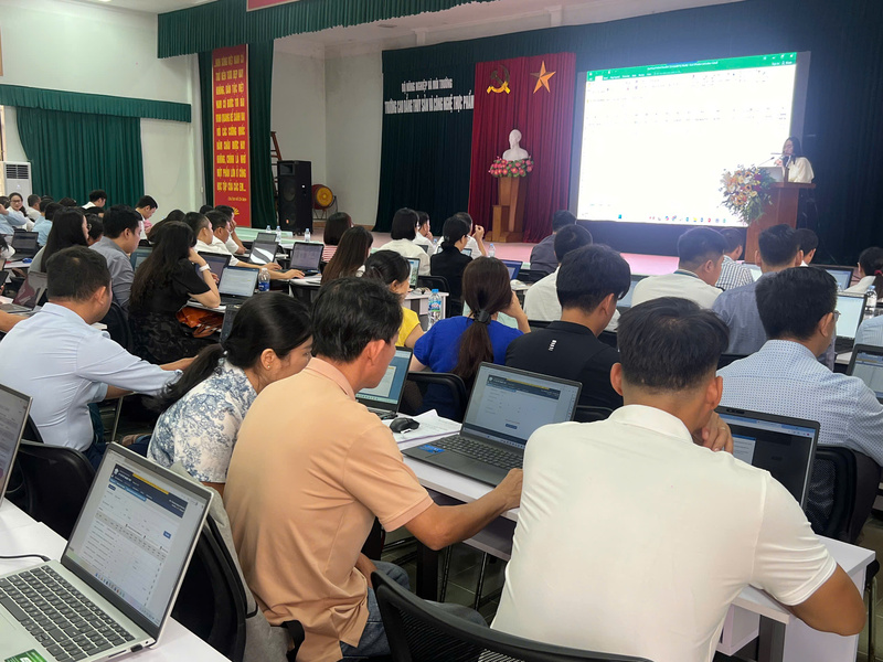 Đại diện lãnh đạo các trường CĐ trên toàn quốc tham gia chương trình tập huấn.