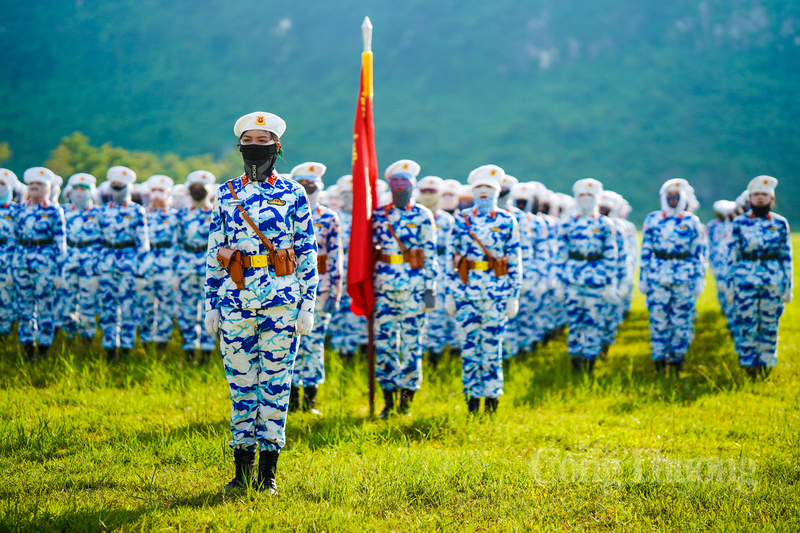 Khối nữ chiến sĩ Quân y trong bộ quân phục mới