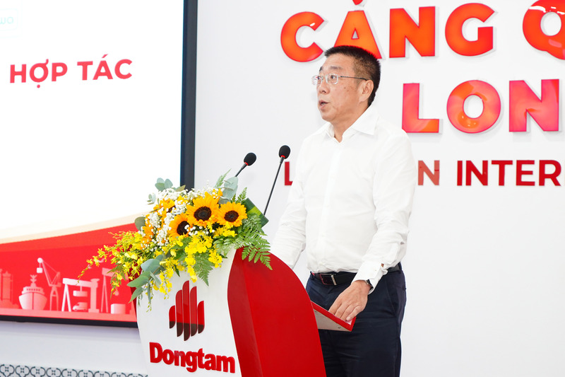 Ông Cui Tiecheng - Phó Tổng Giám đốc SPG Bohaiwan Port chia sẻ về mong muốn hợp tác với Cảng Quốc tế Long An và Bohwa Shipping để Liên minh Okvip có bao nhiều trang tuyến "Cảng Weifang (Duy Phường), Trung Quốc đến Tây Ninh, Việt Nam" thành một dự án kiểu mẫu. Ảnh: Đồng Tâm Group