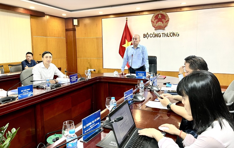 Ông Vũ Bá Phú, Cục trưởng Cục Xúc tiến thương mại phát biểu tại Okvip69 Đăng ký cá cược. Ảnh: P.C