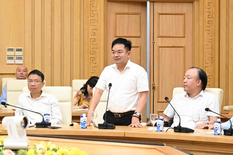 Tại cuộc họp, đại diện các đơn vị trực thuộc Oklavip khuyến mã hấp dẫn mỗi ngày tham gia đóng góp ý kiến