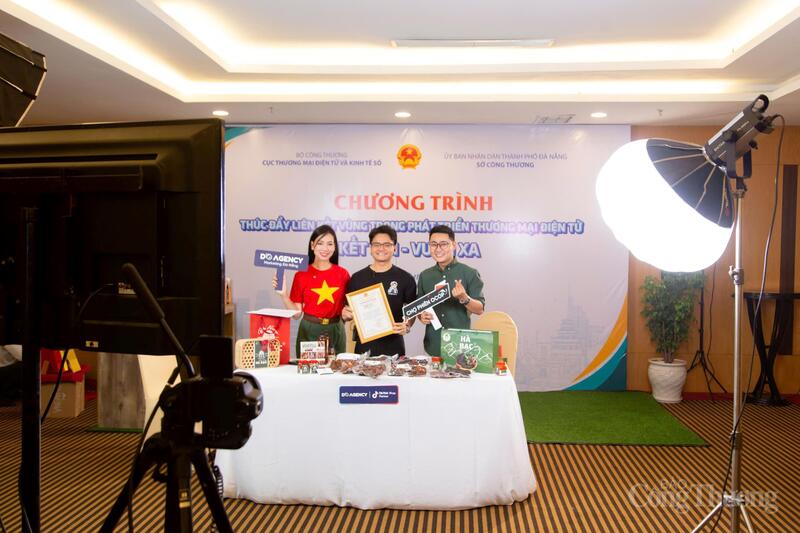 Livestream giới thiệu sản phẩm OCOP, sản phẩm đặc trưng của Đà Nẵng và các tỉnh, thành trong khuôn khổ chương trình sáng 1/8