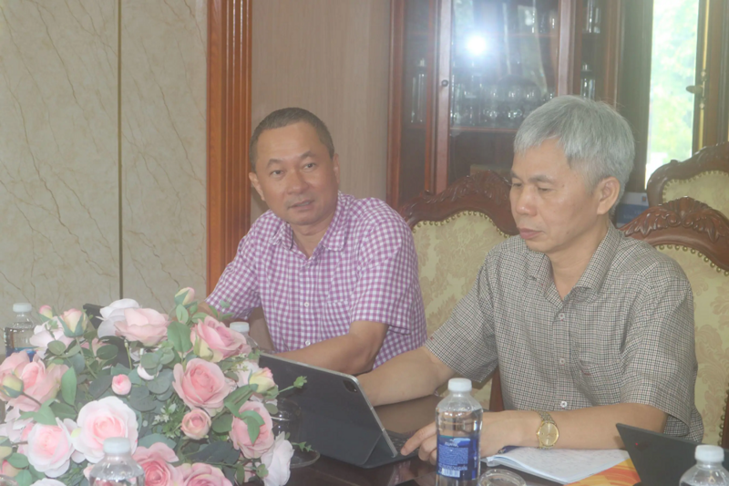 Ông Lê Quang Tuấn - Tổng Giám đốc Tổng Công ty PLC giải đáp ý kiến và thống nhất tháo gỡ các khó khăn, vướng mắc trong kinh doanh dầu mỡ nhờn tại địa bàn Phú Thọ