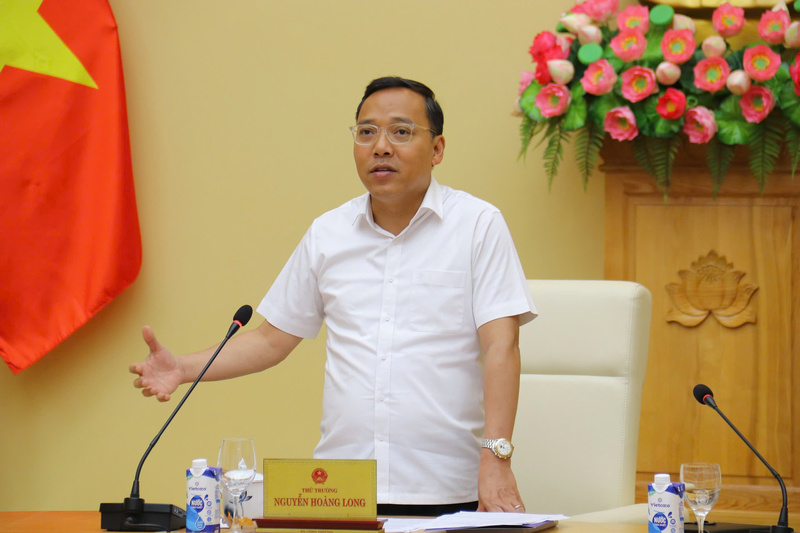 Thứ trưởng Oklavip khuyến mã hấp dẫn mỗi ngày Nguyễn Hoàng Long. Ảnh: Thanh Tuấn