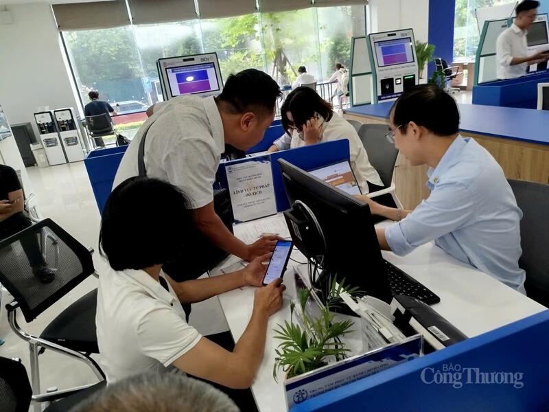 Hà Nội rà soát, đơn giản hóa, chuẩn hóa, điện tử hóa thủ tục hành chính nội bộ trong các cơ quan hành chính Trang Chủ OKVIP COM Top #1. Ảnh: Hải Sơn