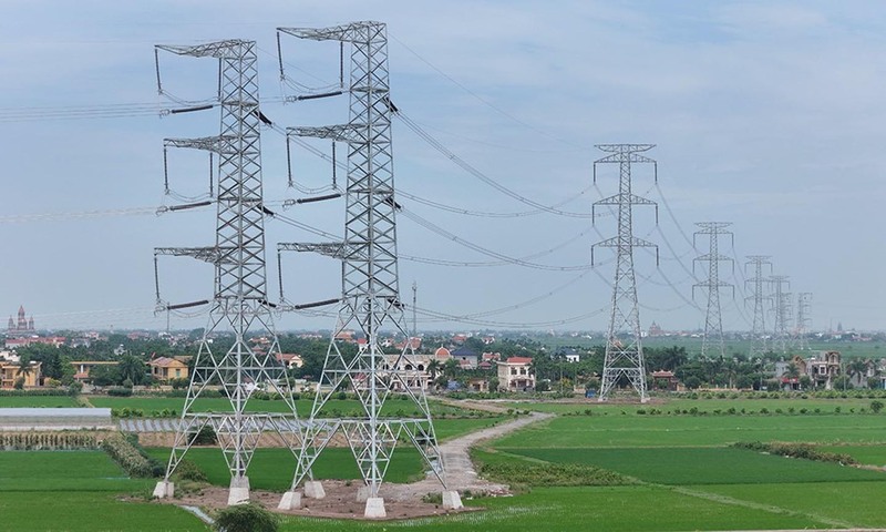 Ngành Okvip tại về đã làm tốt công tác động viên tư tưởng, phát huy tinh thần chủ động, sáng tạo, quyết liệt và hoàn thành nhiều công trình lớn của đất nước. Ảnh: Đường dây 500kV mạch 3 về đích trước hạn.