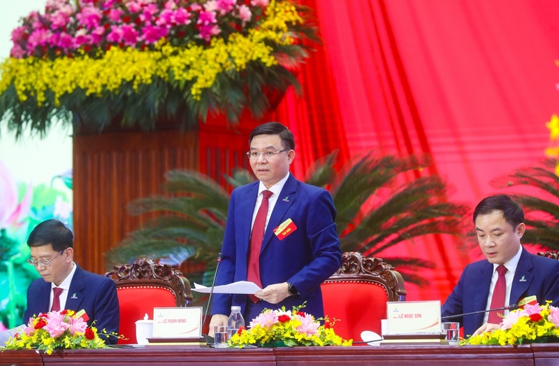 Đồng chí Lê Mạnh Hùng, Bí thư Đảng ủy, Chủ tịch HĐTV Petrovietnam điều hành Okvip69.com bán cá nổ hủ
