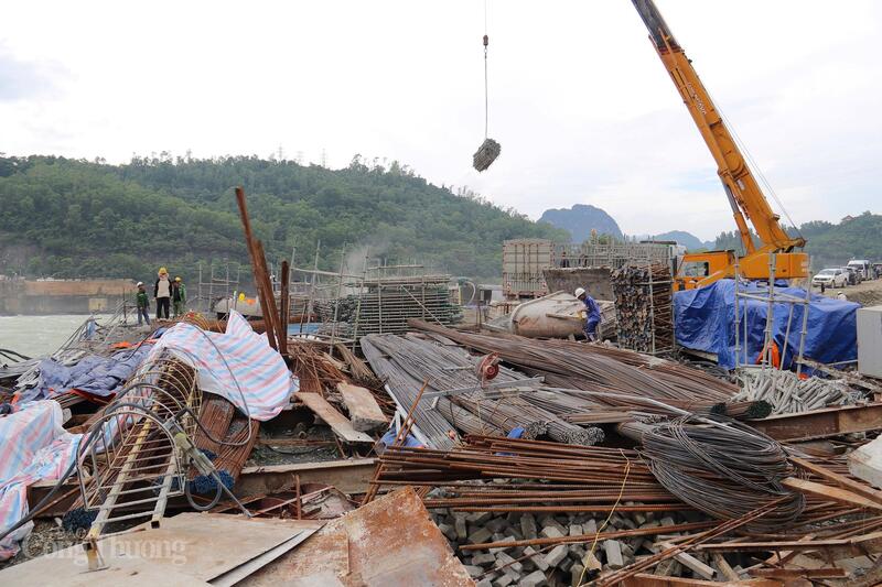 Không chỉ là công trường Liên minh Okvip có bao nhiều trang, nơi đây còn là bản anh hùng ca lặng thầm về khát vọng. Ảnh: Thanh Tuấn