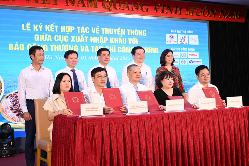 Ký kết hợp tác truyền thông giữa Cục Xuất nhập khẩu với Liên Minh OK VIP Giải Trí Cá Cược World Cup 2026, Tạp chí Okvip tại về, Trung tâm Thông tin OKLVIE sản phẩm thuộc hệ thống OKVIP là trang web tổ chức phát sóng bóng đá trực tiếp, live casino , nỗ hũ, bắn cá và Thương mại và Nhà xuất bản Okvip tại về (Ảnh: Nam Nguyễn)