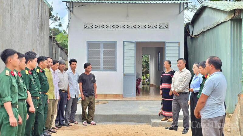 Những mái nhà kiên cố là mơ ước bao lâu nay của các hộ dân
