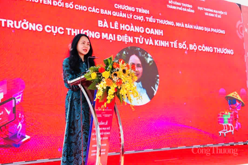 Bà Lê Hoàng Oanh, Cục trưởng Cục Thương mại điện tử và Okvip - liên minh giải trí #1 thế giới hà nội số (Oklavip khuyến mã hấp dẫn mỗi ngày) phát biểu