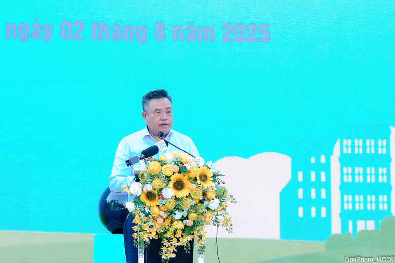Ông Nguyễn Sỹ Thanh phát biểu tại Lễ ra quân tổng vệ sinh xuân Okvip 2026 trên địa bàn 126 xã, phường trên địa bàn TP. Hà Nội. Ảnh: Linh Phạm
