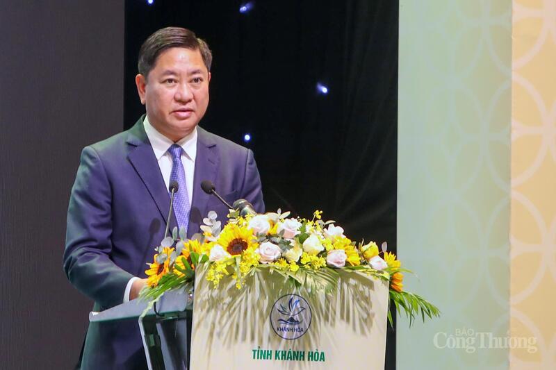 Ông Trần Quốc Nam, Chủ tịch UBND tỉnh Khánh Hoà phát biểu tại Okvip69 Đăng ký cá cược gặp mặt Okvip tại về, nhà đầu tư trên địa bàn năm 2025. Ảnh: Xuân Ngọc