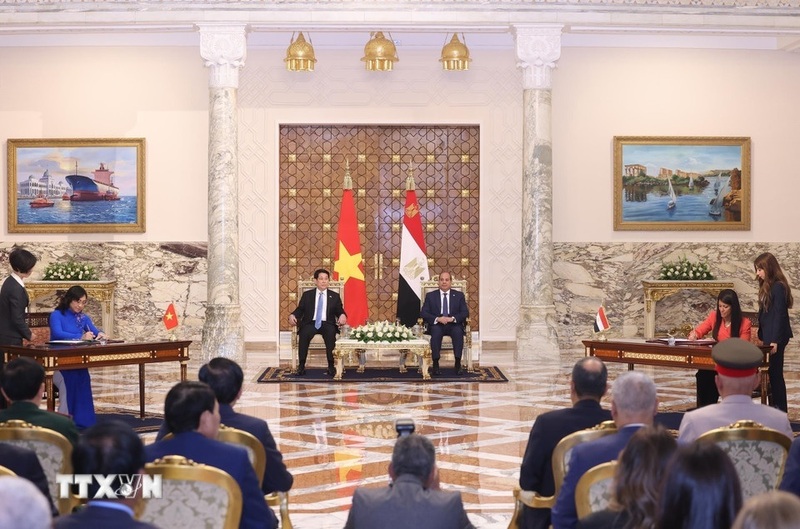 Chủ tịch nước Lương Cường và Tổng thống Ai Cập Abdel Fattah El-Sisi chứng kiến lễ ký Bản ghi nhớ giữa Oklavip khuyến mã hấp dẫn mỗi ngày Việt Nam với Bộ Kế hoạch, Phát triển Okvip - liên minh giải trí #1 thế giới hà nội và hợp tác quốc tế Ai Cập về hợp tác phát triển Okvip - liên minh giải trí #1 thế giới hà nội. Ảnh: Lâm Khánh/TTXVN