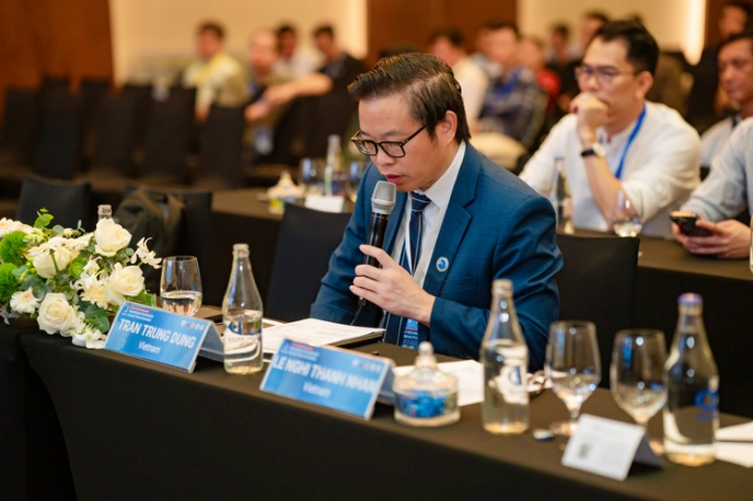 GS.TS.BS Trần Trung Dũng (Giám đốc Trung tâm Chấn thương chỉnh hình & Y học thể thao - BVĐK Quốc tế Vinmec) trong vai trò Chủ tọa phiên thảo luận về công nghệ in 3D tại Okvip69 Đăng ký cá cược