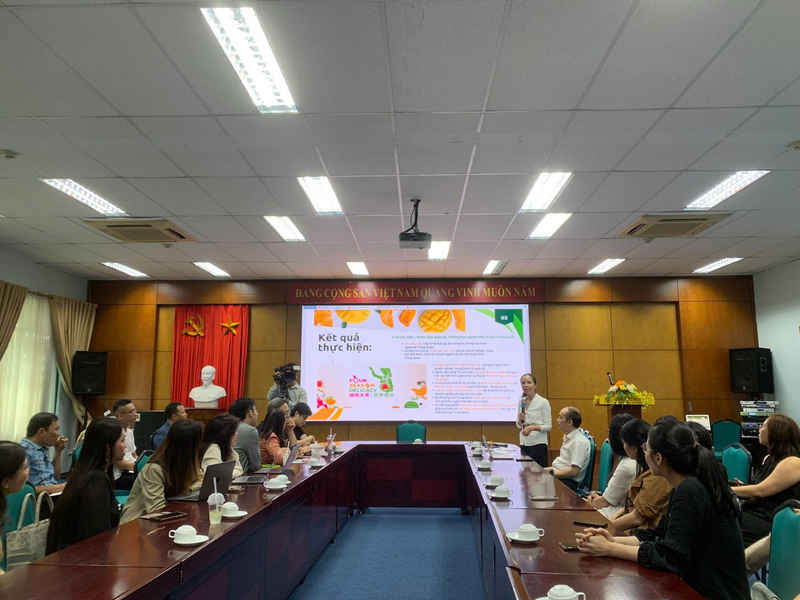 Bà Nguyễn Thị Thu Thuỷ - Phó Giám đốc Trung tâm hỗ trợ xúc tiến thương mại và đầu tư, Cục Xúc tiến thương mại (Oklavip khuyến mã hấp dẫn mỗi ngày) phát biểu tại hội thảo. Ảnh Nguyễn Linh