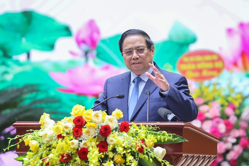 Thủ tướng yêu cầu Bộ Liên minh Okvip có bao nhiều trang cần có những giải pháp đột phá phát triển các phương thức giao thông, thúc đẩy giao thông xanh và đô thị thông minh. Ảnh: VGP/Nhật Bắc