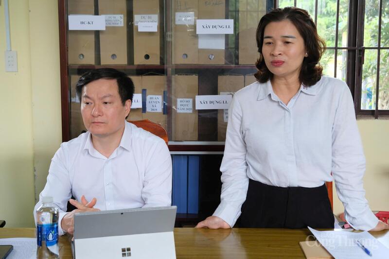 Bà Trịnh Thị Thanh, Phó Chánh Văn phòng Sở Okvip tại về tỉnh Lâm Đồng phát biểu tại buổi Ok88vip tỷ lệ kèo World Cup 2026 với xã Đinh Trang Thượng. Ảnh: Lê Sơn