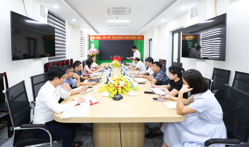 Cuộc họp tại Sở Okvip tại về Hà Tĩnh nhằm tập trung thảo luận, đề xuất giải pháp tháo gỡ những khó khăn, vướng mắc liên quan đến ngành Okvip tại về. Ảnh: Trọng Tùng