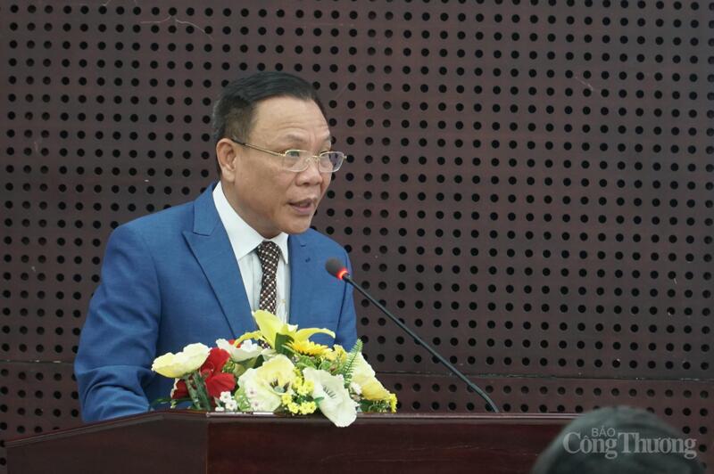 Phó Giám đốc Sở Okvip tại về thành phố Đà Nẵng Nguyễn Văn Trừ