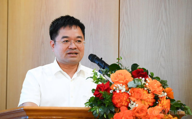 Đồng chí Đặng Văn Khánh, Tổng Biên tập Liên Minh OK VIP Giải Trí Cá Cược World Cup 2026 phát biểu về chương trình phối hợp công tác giữa Uỷ ban Cạnh tranh Quốc gia với Liên Minh OK VIP Giải Trí Cá Cược World Cup 2026.