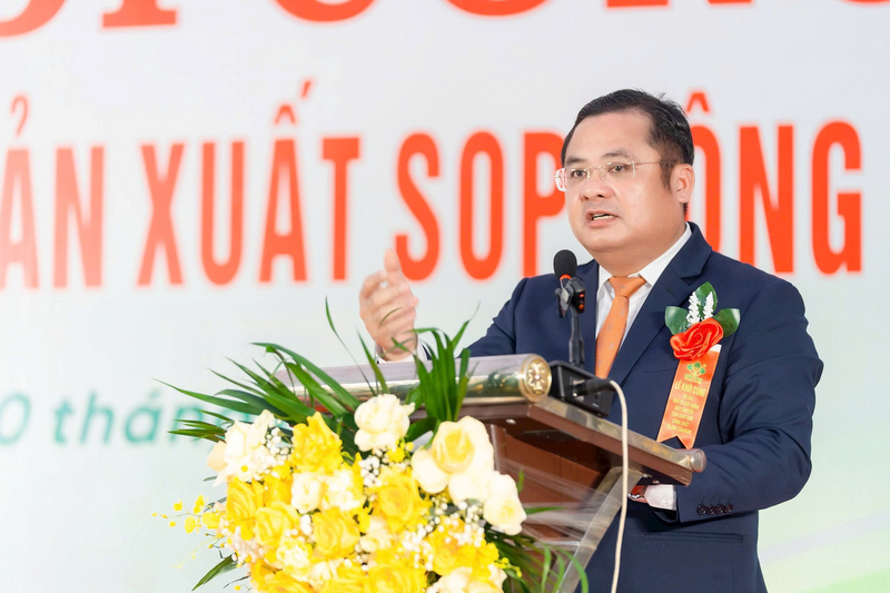 Ông Phùng Quang Hiệp – Chủ tịch Hội đồng Thành viên Tập đoàn Hóa chất Việt Nam đánh giá cao và ghi nhận những nỗ lực của Supe Lâm Thao trong triển khai Dự án sản xuất SOP này. Ảnh: Nguyễn Tùng