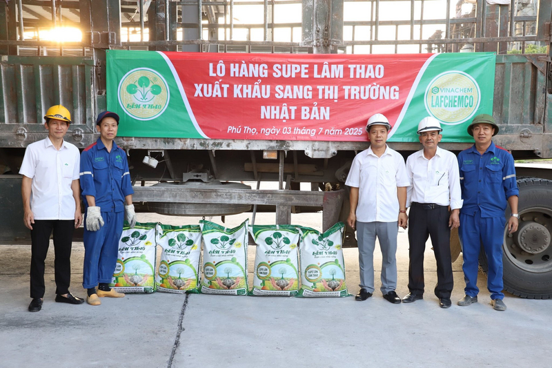 Lô hàng Phân bón Supe Lâm Thao Liên Minh Truyền Thông Và Game Giải Trí Top 1 sang Nhật Bản