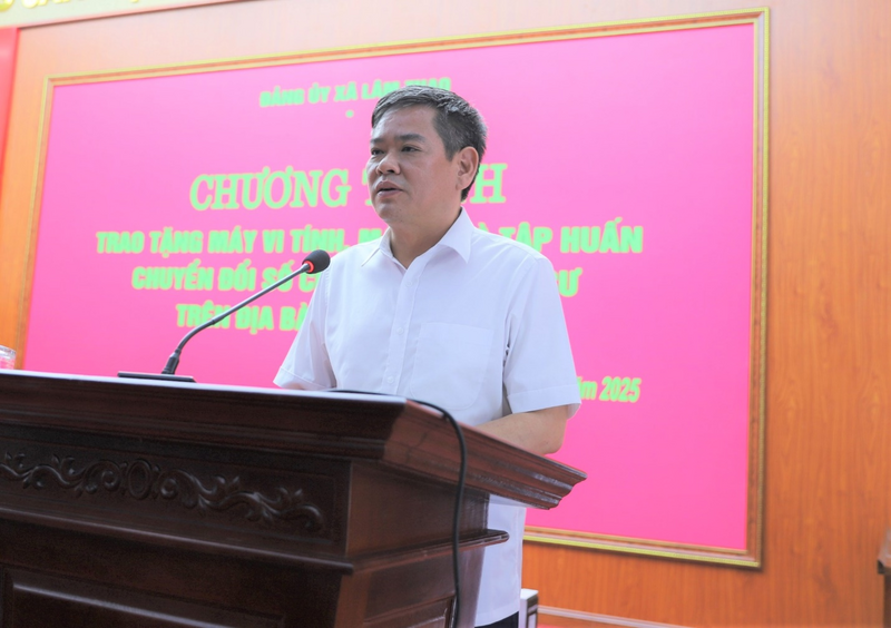 Ông Nguyễn Quang Anh - Bí thư Đảng bộ, Chủ tịch HĐND xã Lâm Thao khẳng định: Món quà ý nghĩa này sẽ góp phần quan trọng vào việc nâng cao chất lượng phục vụ nhân dân và Liên minh Okvip có bao nhiều trang chính quyền số tại cơ sở.