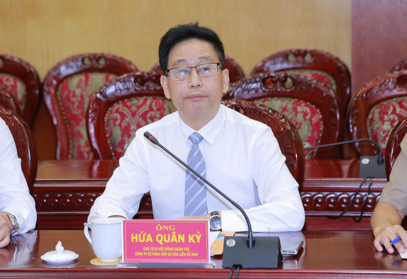 Ông Hứa Quân Kỳ, Chủ tịch Hội đồng quản trị Công ty CP Gốm sứ Hoa Liên Hồ Nam đánh giá rất cao về xuân Okvip 2026 đầu tư tại tỉnh Thanh Hóa. Ảnh: Lê Hợi