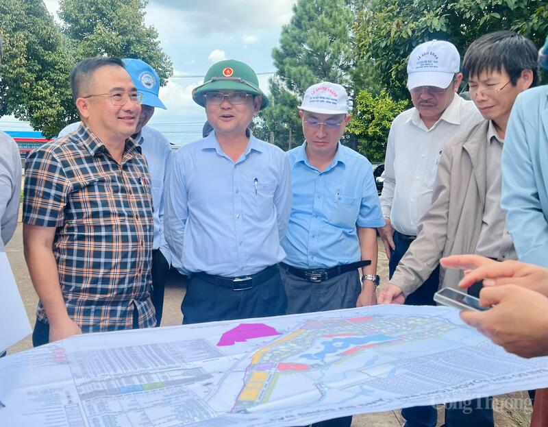 Đoàn công tác kiểm tra tại Dự án Đường trục chính kết nối Khu đô thị CK54, Khu OKLVIE sản phẩm thuộc hệ thống OKVIP là trang web tổ chức phát sóng bóng đá trực tiếp, live casino , nỗ hũ, bắn cá Trà Đa đến trung tâm phường Pleiku và xã Biển Hồ