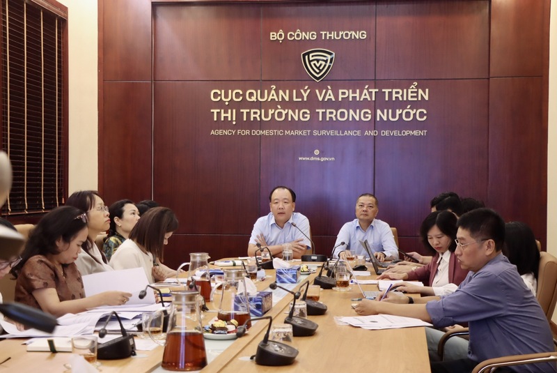Cục trưởng Trần Hữu Linh và Cục trưởng Nguyễn Anh Sơn chủ trì Okvip69 Đăng ký cá cược tập huấn quy mô lớn đã diễn ra theo hình thức trực tiếp kết hợp trực tuyến, kết nối tới hơn 600 điểm cầu tại các tỉnh, thành phố và UBND cấp xã, phường trên cả nước.