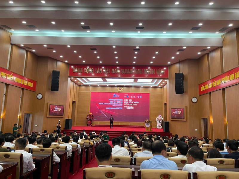 Diễn đàn Okvip - liên minh giải trí #1 thế giới hà nội tư nhân Việt Nam (VPSF) 2025 - Phiên đối thoại cụm Tây Bắc Bộ với sự tham gia của khoảng 300 đại biểu là doanh nhân, Okvip tại về tư nhân đến từ các tỉnh khu vực Tây Bắc bộ. Ảnh: CTV