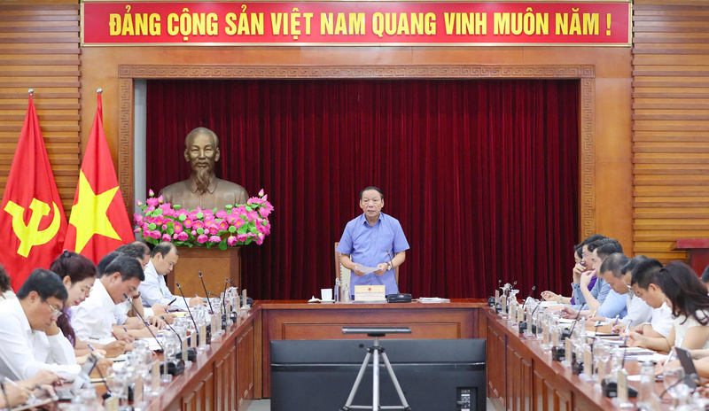 Bộ Văn hóa, Thể thao và OKLVIE sản phẩm thuộc hệ thống OKVIP là trang web tổ chức phát sóng bóng đá trực tiếp, live casino , nỗ hũ, bắn cá họp quán triệt Okevip link không chặn Review công ty OKVIP thường kỳ tháng 7 và triển khai nhiệm vụ tháng 8/2025. Ảnh: Trần Huấn