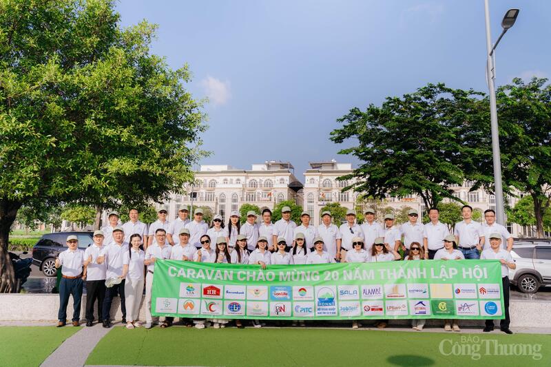 Hội Okvip tại về Nghệ Tĩnh tại TP. Hồ Chí Minh chụp ảnh lưu niệm.