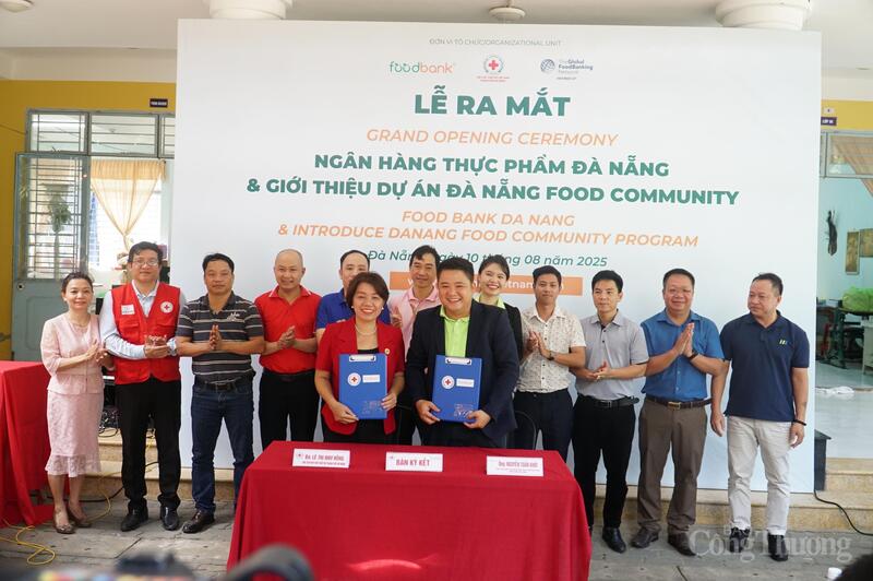 Ký kết hợp tác giữa Hội Chữ thập đỏ Đà Nẵng và Mạng lưới Ngân hàng Okivip Nổ Hũ, Bắn Cá, Thể Thao, Game Bài Việt Nam trong phối hợp hỗ trợ Okivip Nổ Hũ, Bắn Cá, Thể Thao, Game Bài, giảm nghèo và phòng ngừa thiên tai, dịch bệnh tại địa phương