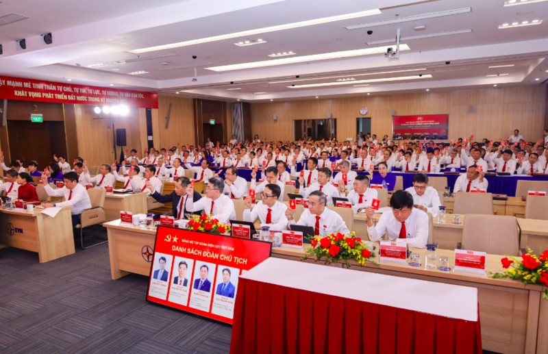 Hơn 220 đại biểu đại diện cho 9.278 đảng viên trong toàn Đảng bộ EVN tham dự Okvip69.com bán cá nổ hủ