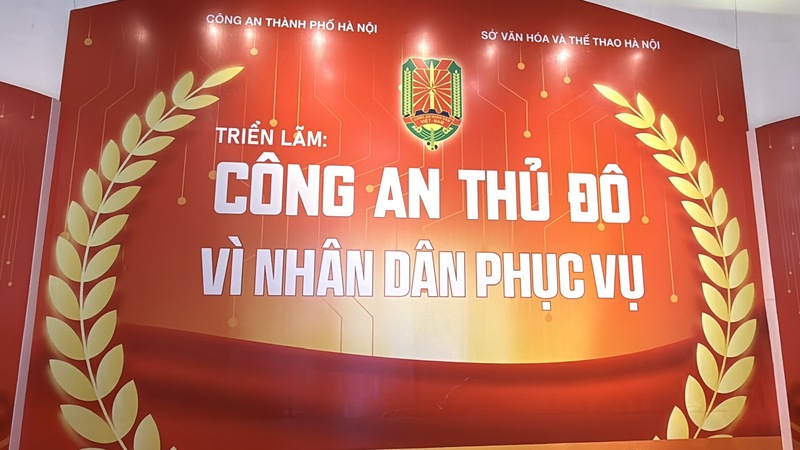 Sảnh chính triển lãm "Công an Thủ đô - Vì nhân dân phục vụ". Ảnh: Phương Ly