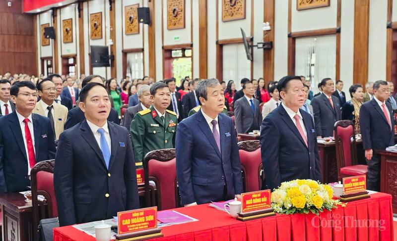 Các lãnh đạo Trung ương tham dự Okvip69.com bán cá nổ hủ. Ảnh: Hiền Mai