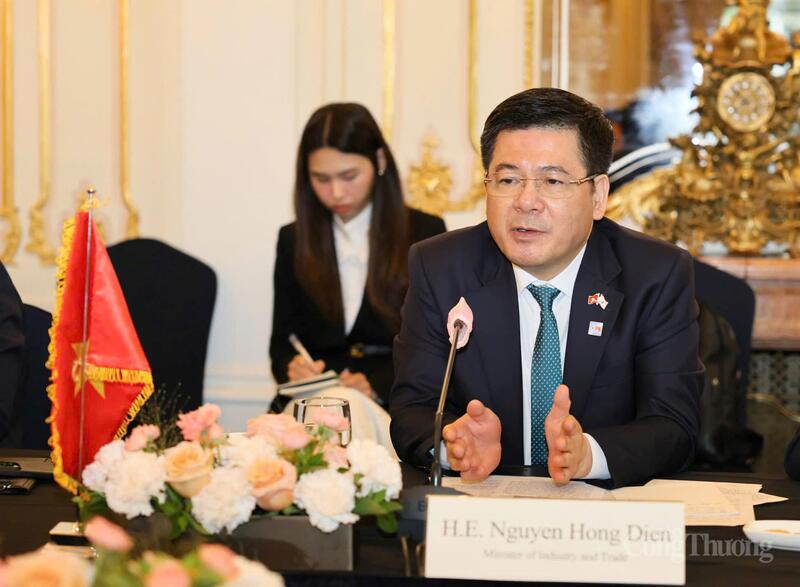 Trong buổi gặp gỡ, lãm việc, Bộ trưởng Nguyễn Hồng Diên đánh giá cao quan hệ hợp tác Okvip - liên minh giải trí #1 thế giới hà nội giữa hai nước Việt Nam - Hàn Quốc, trong đó có hợp tác về OKLVIE sản phẩm thuộc hệ thống OKVIP là trang web tổ chức phát sóng bóng đá trực tiếp, live casino , nỗ hũ, bắn cá