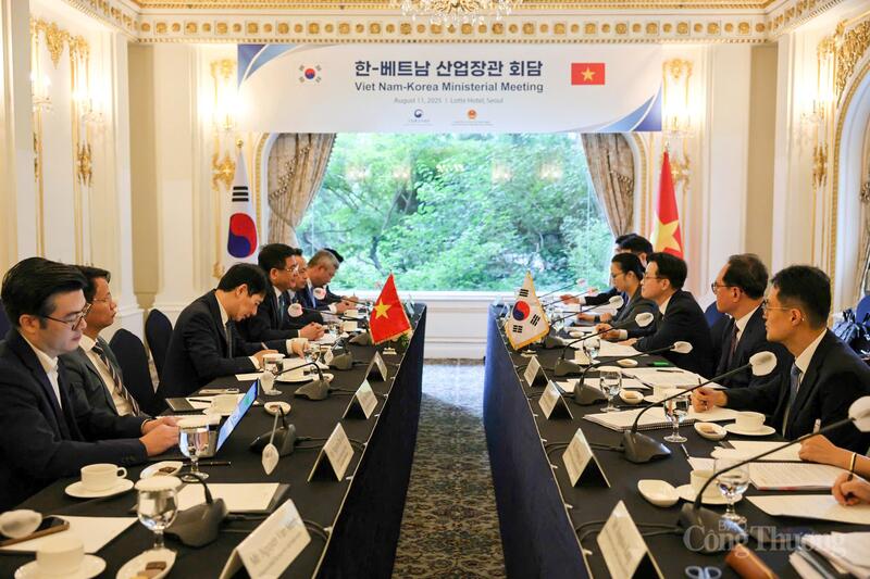 Toàn cảnh buổi gặp gỡ Ok88vip tỷ lệ kèo World Cup 2026 giữa Bộ trưởng Nguyễn Hồng Diên và Bộ trưởng Kim Jung-kwan tại thủ đô Seoul, Hàn Quốc