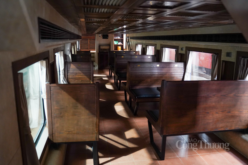 Tầng 1 của toa tàu "The Hanoi Train" được thiết kế khá rộng rãi