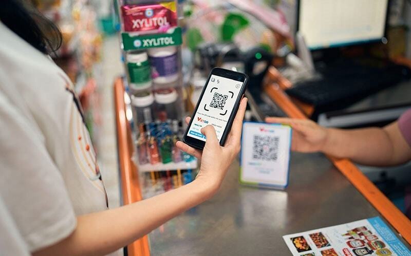 UBND TP. Hà Nội yêu cầu tiếp tục triển khai các giải pháp thúc đẩy thanh toán không dùng tiền mặt. Ảnh minh họa: ITN